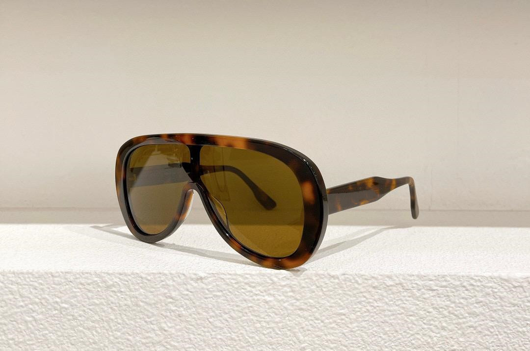 Sunglasses For Women and Men Summer 1175 Style Anti-Ultraviolet Retro Plate Full Frame Glasses Random Box
Sunglasses For Women and Men Summer 1175 Style Anti-Ultraviolet Retro Plate Full Frame Glasses Random Box