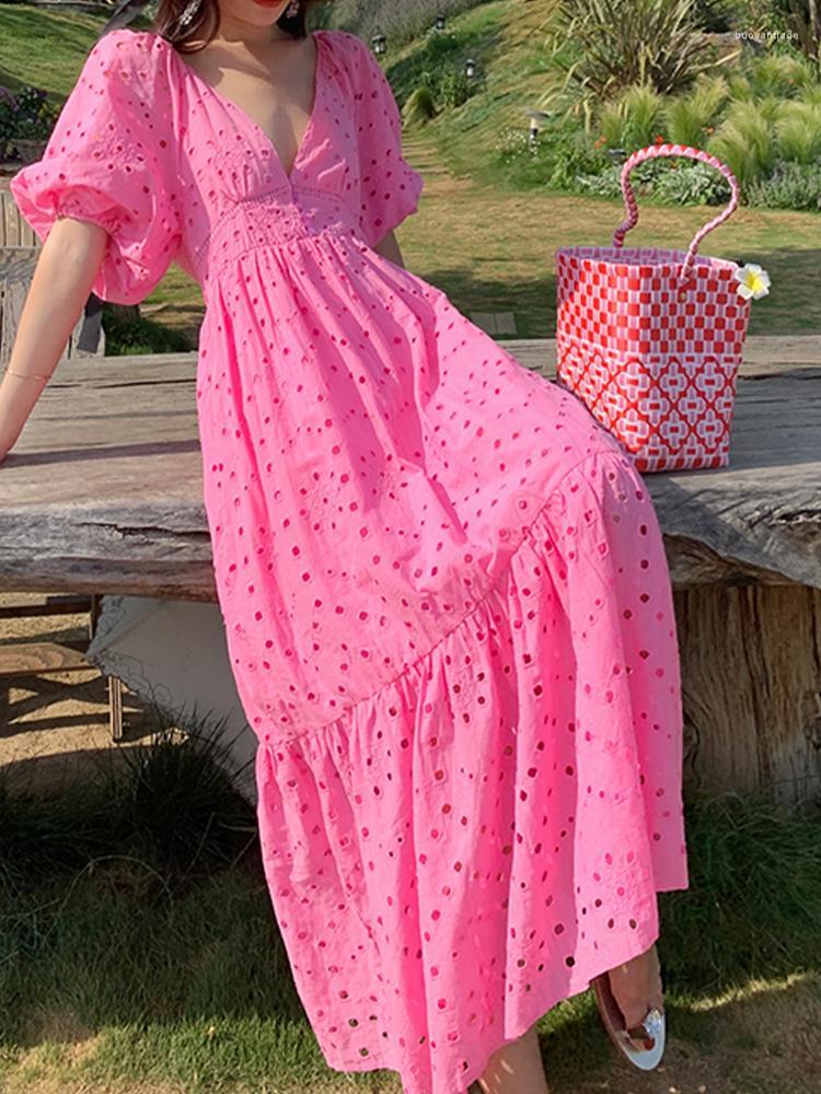 Party Dresses Retro Elegant Dress Hollow Embroidery Deep V Puff Sleeves Waist Slim Long Skirt 2022 Summer Fashion Women' ClothingParty, The picture color
Party Dresses Retro Elegant Dress Hollow Embroidery Deep V Puff Sleeves Waist Slim Long Skirt 2022 Summer Fashion Women' ClothingParty, The picture color