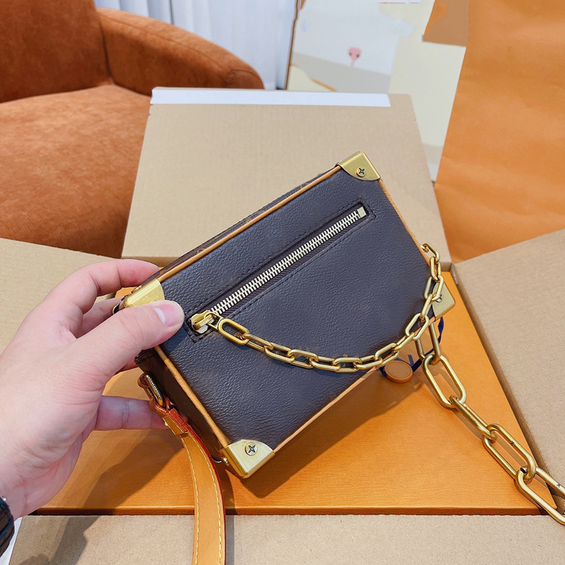 SOFT TRUNK Designer Shoulder Crossbody Bags Luxury Brand Messenger Handbags Classic Box Bag
SOFT TRUNK Designer Shoulder Crossbody Bags Luxury Brand Messenger Handbags Classic Box Bag