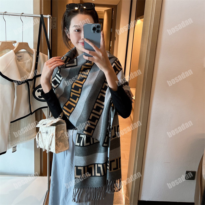 2022 Fashion Scarf Luxury Designer Cashmere Scarves Winter Men Women Soft Thick Shawl Scarfs Brand Letter Pashmina Wool Long Wraps
2022 Fashion Scarf Luxury Designer Cashmere Scarves Winter Men Women Soft Thick Shawl Scarfs Brand Letter Pashmina Wool Long Wraps