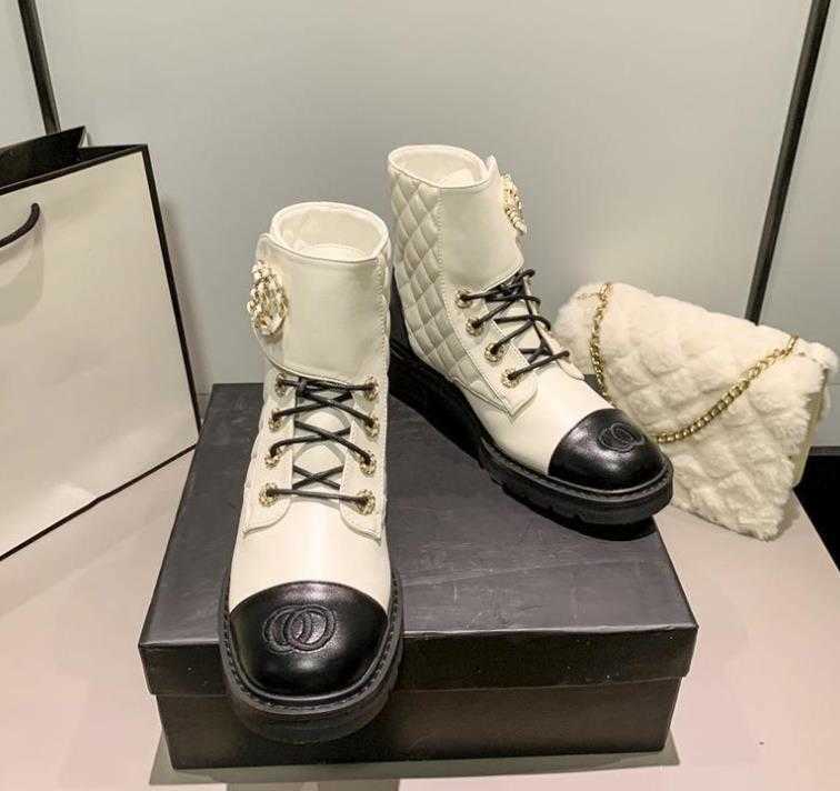 2022 Designer Boots Thick Women Brand Boots Black White High Quality Luxury Women's Shoes Y2209, Box
2022 Designer Boots Thick Women Brand Boots Black White High Quality Luxury Women's Shoes Y2209, Box