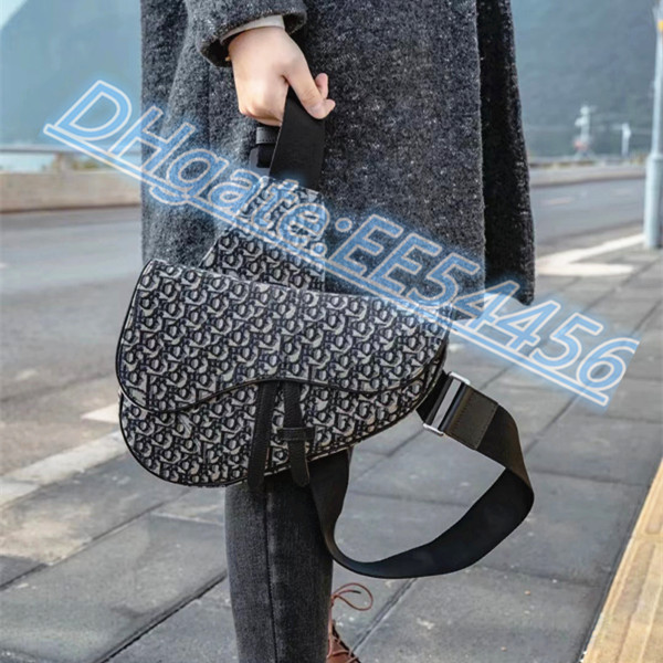 Luxury Womens mens Oblique chest bag Designer classic embroidery saddles handbag travel hobo tote with logo crossBody Purses wallets clutch Shoulder Leather Bags, Box
Luxury Womens mens Oblique chest bag Designer classic embroidery saddles handbag travel hobo tote with logo crossBody Purses wallets clutch Shoulder Leather Bags, Box