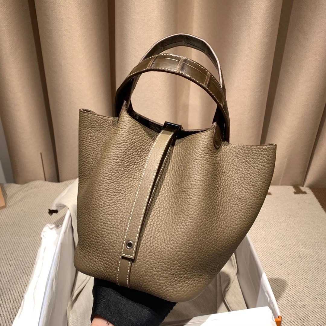 Designer herme bag Women's Large Fashion Classic Pure manual wax thread crocodile skin color matching vegetable basket bu et large capacity, Ivory
Designer herme bag Women's Large Fashion Classic Pure manual wax thread crocodile skin color matching vegetable basket bu et large capacity, Ivory