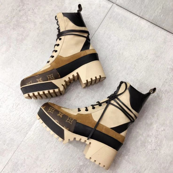 Winter Fashion Women's Ankle Boots Dupe Designer Luxury Footwear Alphabet Print Genuine Leather Boots With the box
Winter Fashion Women's Ankle Boots Dupe Designer Luxury Footwear Alphabet Print Genuine Leather Boots With the box