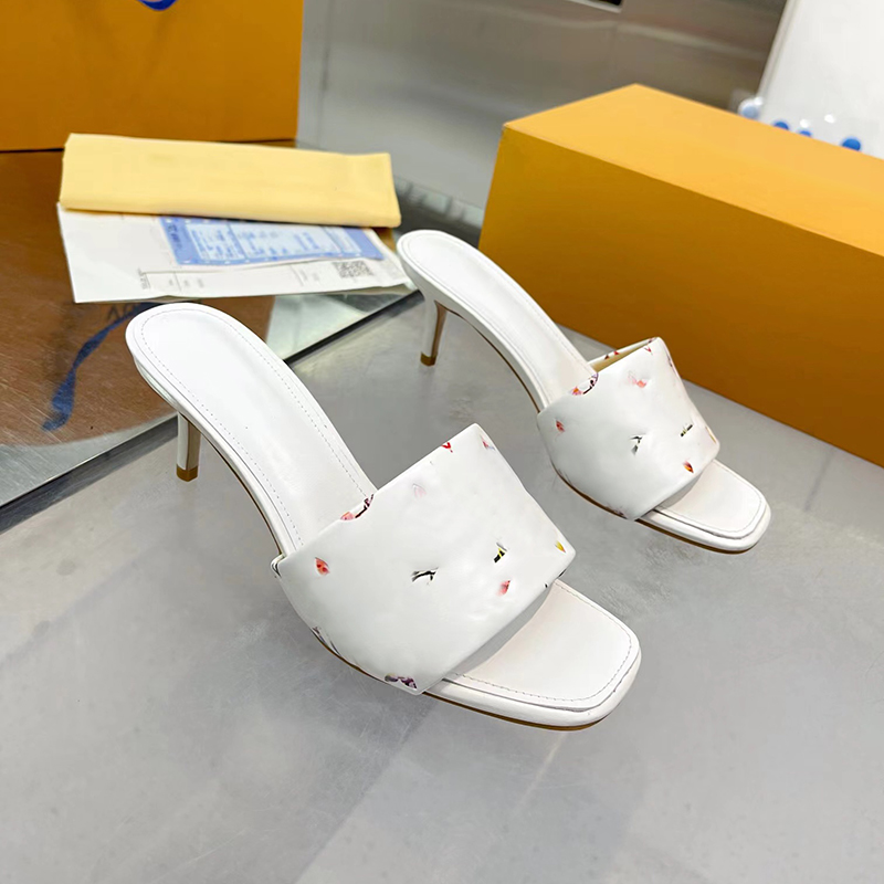 Designer Slippers women's summer foam runner sexy prom high heels large shoes 35-43, Shoes box
Designer Slippers women's summer foam runner sexy prom high heels large shoes 35-43, Shoes box