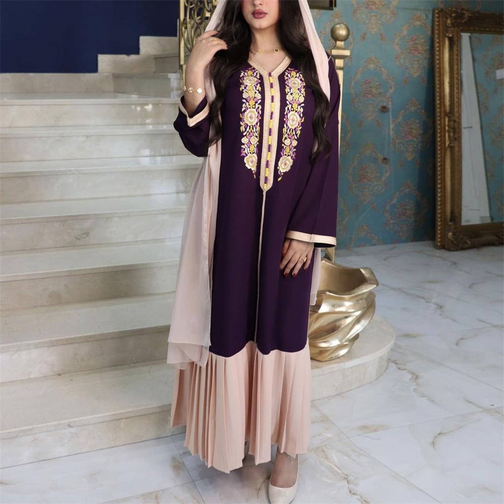 Embroidery Lace Splicing Robe Muslim Arab Dubai Southeast Asia Dress party BT165, Same as picture
Embroidery Lace Splicing Robe Muslim Arab Dubai Southeast Asia Dress party BT165, Same as picture