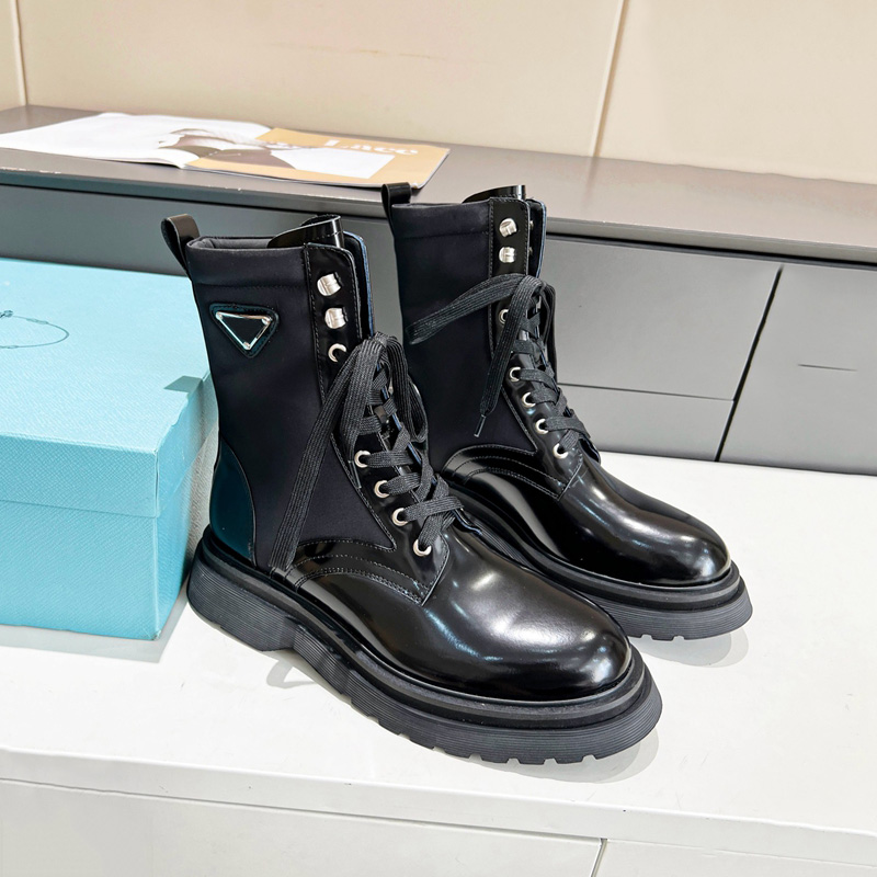 Men Women Black Leather and Nylon Martin Boots Designer Flat Heel Cowboy Boot Laced Motorcycle Booties Lady Gentleman Light Rubber Lug Sole
Men Women Black Leather and Nylon Martin Boots Designer Flat Heel Cowboy Boot Laced Motorcycle Booties Lady Gentleman Light Rubber Lug Sole