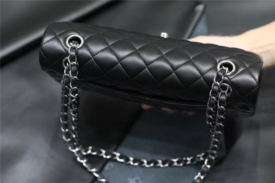 Evening Bags 10A Original quality women bags purses caviar lambskin classic quilted double flap medium size 25cm chain handbag Luxuries Designers mini 222, Black lambskin silver hardware
Evening Bags 10A Original quality women bags purses caviar lambskin classic quilted double flap medium size 25cm chain handbag Luxuries Designers mini 222, Black lambskin silver hardware