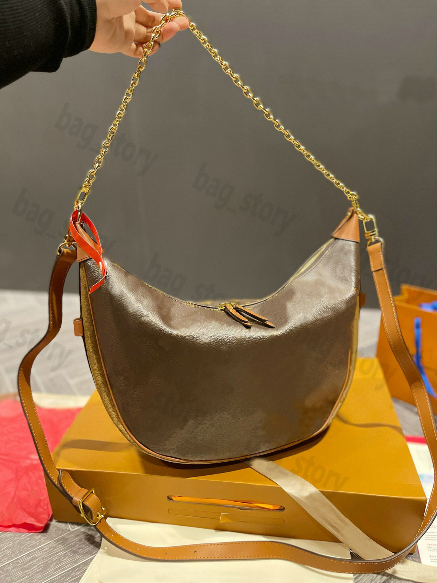FW22 Collection Loop Bag Half-Moon Hobo Monos Chains Bags Women Leather Handbag with Removable Adjustable Strap Shoulderbag Vintage Croissant Purse M81089 M46311
FW22 Collection Loop Bag Half-Moon Hobo Monos Chains Bags Women Leather Handbag with Removable Adjustable Strap Shoulderbag Vintage Croissant Purse M81089 M46311