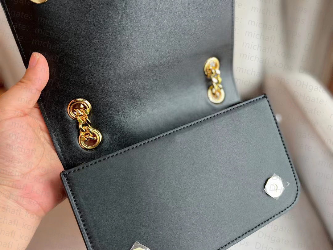 Designer bag single shoulder bag chain cowhide 2022 simple small square bag fashionable commuter cross body, Black
Designer bag single shoulder bag chain cowhide 2022 simple small square bag fashionable commuter cross body, Black