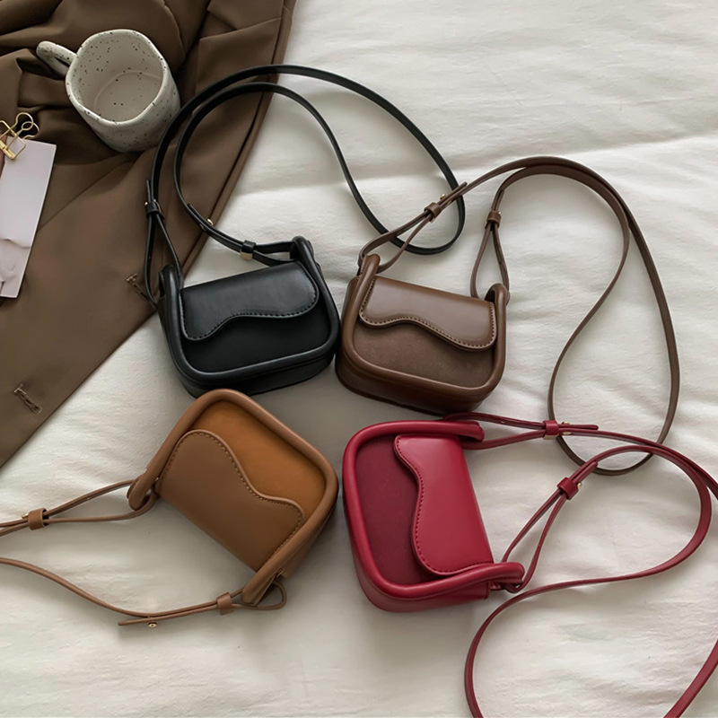 Luxury children purse girls PU leather messenger saddle bags lady sytle kids one shoulder lipstick bag wallet Q9050, Red
Luxury children purse girls PU leather messenger saddle bags lady sytle kids one shoulder lipstick bag wallet Q9050, Red