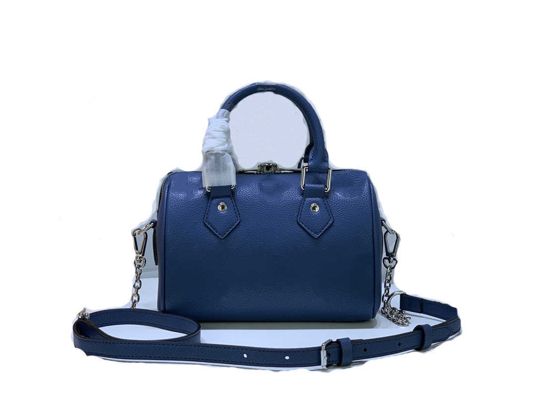 Highh Qualityy Fashion Luxurys Shoulder Bag Onthego Medium Tote Women Designers Handbags by the Pool Monograms Embossing Messenger Designerzdic, Blue
Highh Qualityy Fashion Luxurys Shoulder Bag Onthego Medium Tote Women Designers Handbags by the Pool Monograms Embossing Messenger Designerzdic, Blue