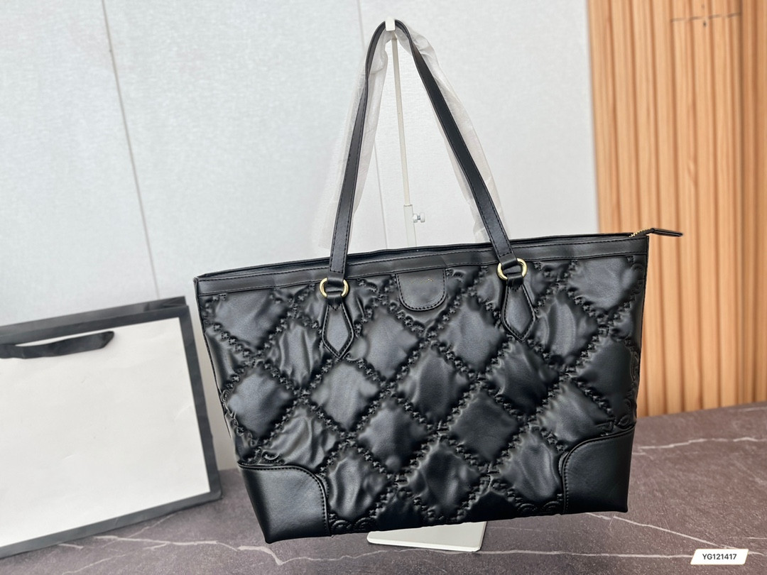 Designer shoulder bag Women's embossing process Tote bag shopping bag is portable, Black
Designer shoulder bag Women's embossing process Tote bag shopping bag is portable, Black