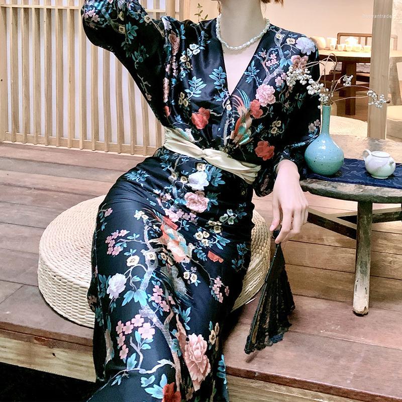 Casual Dresses Luxury Elegant Printed Satin Dress Women Black Sexy V-neck Lantern Sleeve Japanese Long Vacation Maxi VestidoCasual, Green flower
Casual Dresses Luxury Elegant Printed Satin Dress Women Black Sexy V-neck Lantern Sleeve Japanese Long Vacation Maxi VestidoCasual, Green flower