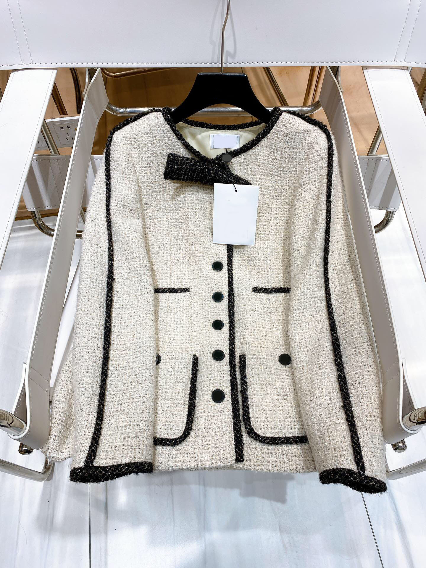 New Women's Jackets Brand Luxury Autumn Winter Women's Single Breasted Bow Tweed Coat Long Sleeve Retro Solid Jackets Outwear, White
New Women's Jackets Brand Luxury Autumn Winter Women's Single Breasted Bow Tweed Coat Long Sleeve Retro Solid Jackets Outwear, White