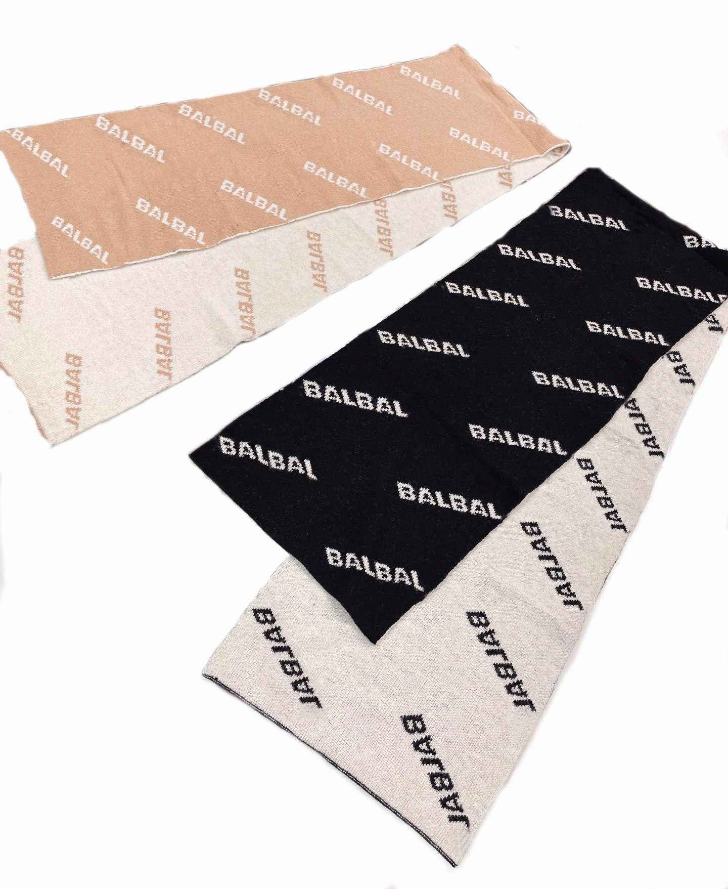 Designer cashmere scarf for men and women autumn and winter warmth classic explosive business casual style
Designer cashmere scarf for men and women autumn and winter warmth classic explosive business casual style