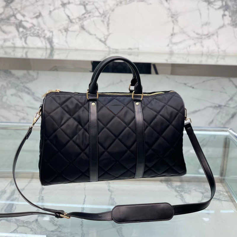 Designer Duffel Bag Unisex Travel Bags Large Capacity Boarding Bag Portable Diagonal Luggage Elegant Boston Fitness HandBag 221202, Black
Designer Duffel Bag Unisex Travel Bags Large Capacity Boarding Bag Portable Diagonal Luggage Elegant Boston Fitness HandBag 221202, Black
