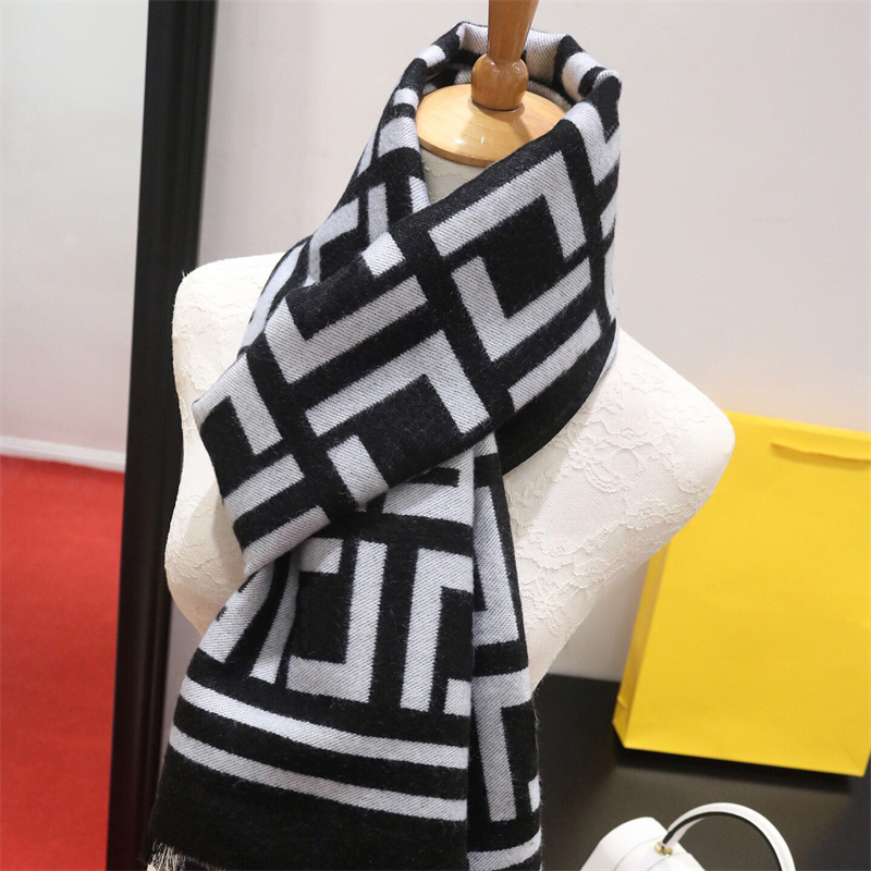 Lovers Scarves Fashion Designer Scarf Brown Black White Letter Scarf Wool Jacquard Knitting Scarves For Men Women
Lovers Scarves Fashion Designer Scarf Brown Black White Letter Scarf Wool Jacquard Knitting Scarves For Men Women