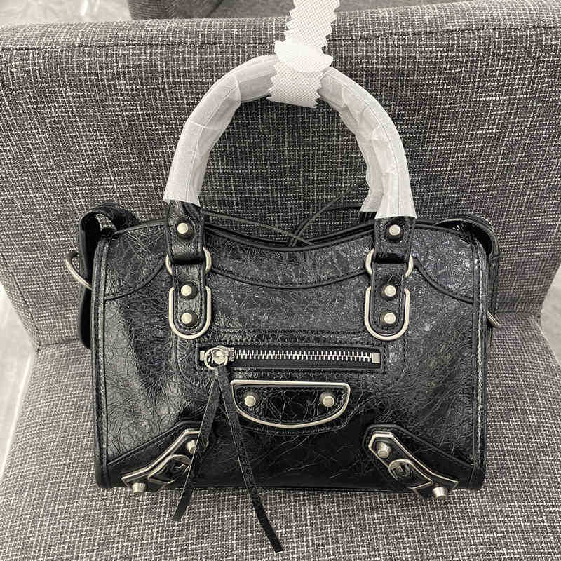 Balencalgabag Designers Handbag Bag 2022 Fashion Versatile Leather b City Motorcycle Vintage Rivet Single Shoulder Messenger, Black small 23cm
Balencalgabag Designers Handbag Bag 2022 Fashion Versatile Leather b City Motorcycle Vintage Rivet Single Shoulder Messenger, Black small 23cm
