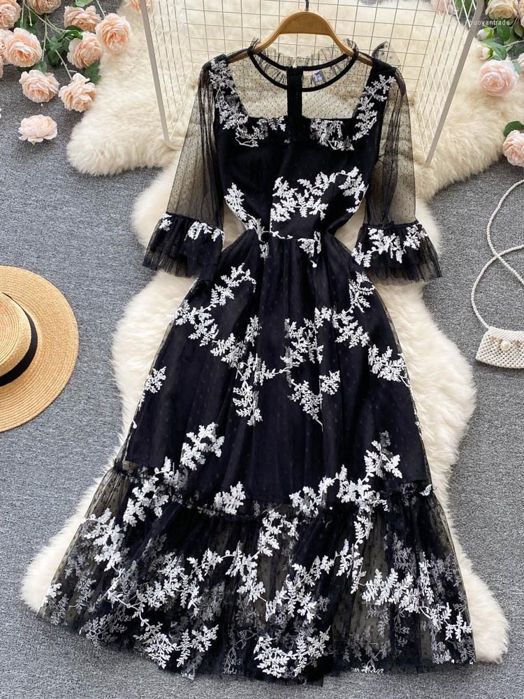 Casual Dresses French Retro Black Dress Women Elegant Stitching Mesh Embroidered Long Ladies A-line Evening Party Robe VestidosCasual
Casual Dresses French Retro Black Dress Women Elegant Stitching Mesh Embroidered Long Ladies A-line Evening Party Robe VestidosCasual