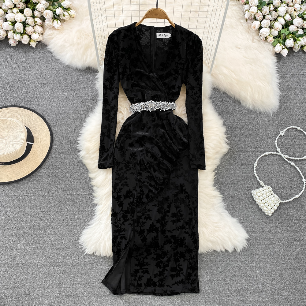 Spring beauty temperament dress V-neck waist closing thin lace up ruffle split gold velvet dress, Green
Spring beauty temperament dress V-neck waist closing thin lace up ruffle split gold velvet dress, Green