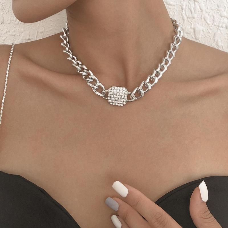 Choker Hip Hop Personality Short Necklace Fashion Punk Thick Chain Rhinestone Ornament For Women
Choker Hip Hop Personality Short Necklace Fashion Punk Thick Chain Rhinestone Ornament For Women
