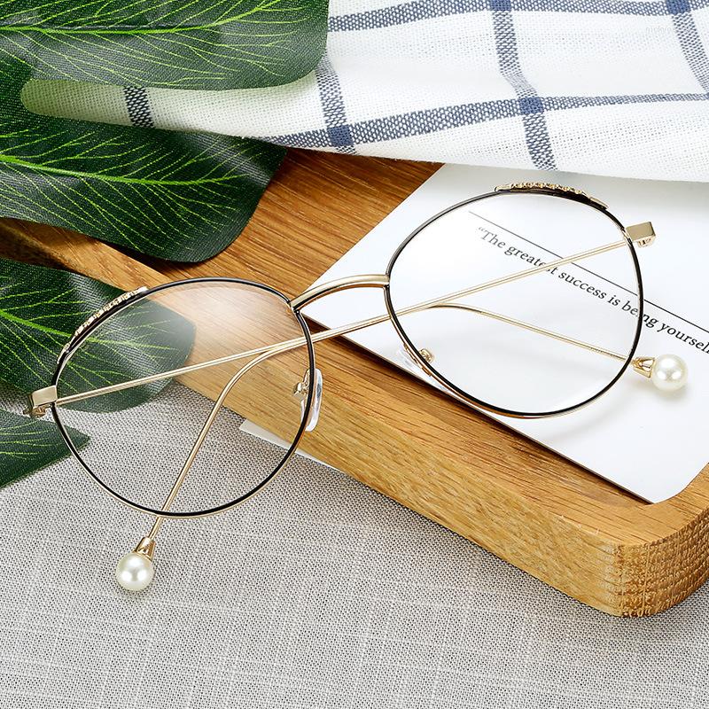 Sunglasses Frames 2022 Women Optical Metal Art Feather Eyeglasses Frame Retro Plain Mirror Myopia Men Computer Eyewear Glasses Pearl
Sunglasses Frames 2022 Women Optical Metal Art Feather Eyeglasses Frame Retro Plain Mirror Myopia Men Computer Eyewear Glasses Pearl