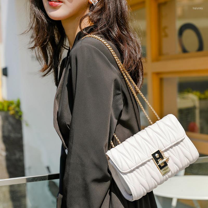 Evening Bags 2022 Spring And Summer Women's Square Shape Simple Fashion Trend Chain Embroidered Wrinkled Single Shoulder Diagonal Bag, White
Evening Bags 2022 Spring And Summer Women's Square Shape Simple Fashion Trend Chain Embroidered Wrinkled Single Shoulder Diagonal Bag, White