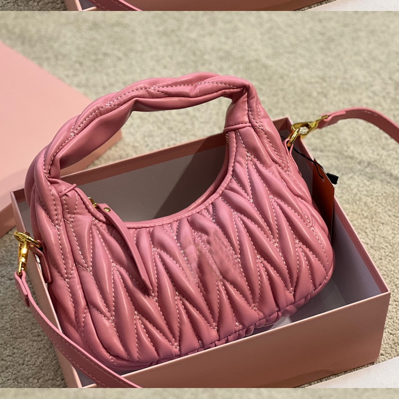 Luxury designer high-end new style retro European and American fashion true one shoulder messenger bag fashion casual lady bag armpit bag, White
Luxury designer high-end new style retro European and American fashion true one shoulder messenger bag fashion casual lady bag armpit bag, White