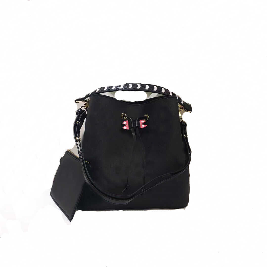 Highh Qualityy Fashion Luxurys Shoulder Bag Onthego Medium Tote Women Designers Handbags by the Pool Monograms Embossing Messenger Designerhrim, Black
Highh Qualityy Fashion Luxurys Shoulder Bag Onthego Medium Tote Women Designers Handbags by the Pool Monograms Embossing Messenger Designerhrim, Black