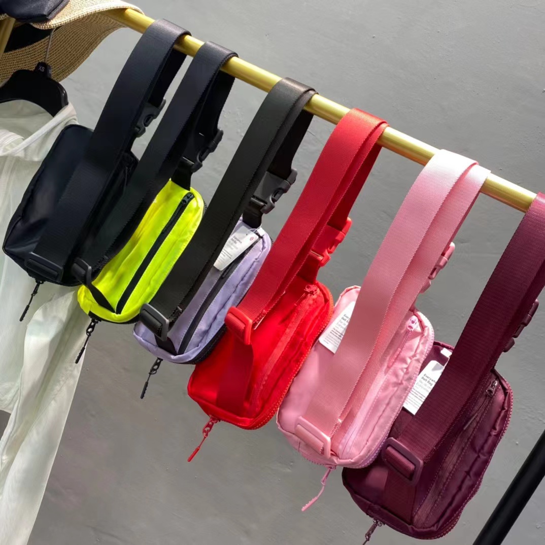 Outdoor Bags Women Men Waist Bag Gym Elastic Adjustable Strap Zipper Fanny pack Lu lo go, Yes logo
Outdoor Bags Women Men Waist Bag Gym Elastic Adjustable Strap Zipper Fanny pack Lu lo go, Yes logo