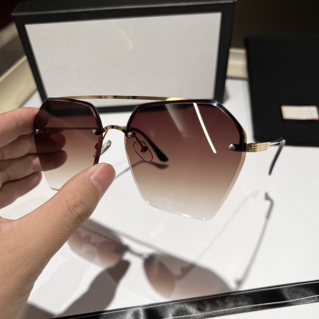 2022 new Luxur Top Quality Classic Pilot Sunglasses Designer Brand fashion Mens Womens Sun Glasses Eyewear Metal Glass Lenses with box 8851
2022 new Luxur Top Quality Classic Pilot Sunglasses Designer Brand fashion Mens Womens Sun Glasses Eyewear Metal Glass Lenses with box 8851