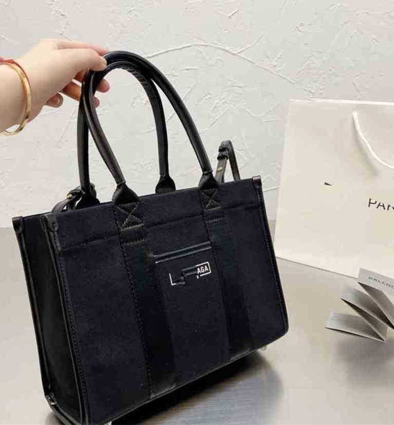 and 2022 Designer Bags Black White Letter Canvas Balencalgas Hbag Large Capacity Single Shoulder Tote Bag Men Women O4zx
and 2022 Designer Bags Black White Letter Canvas Balencalgas Hbag Large Capacity Single Shoulder Tote Bag Men Women O4zx