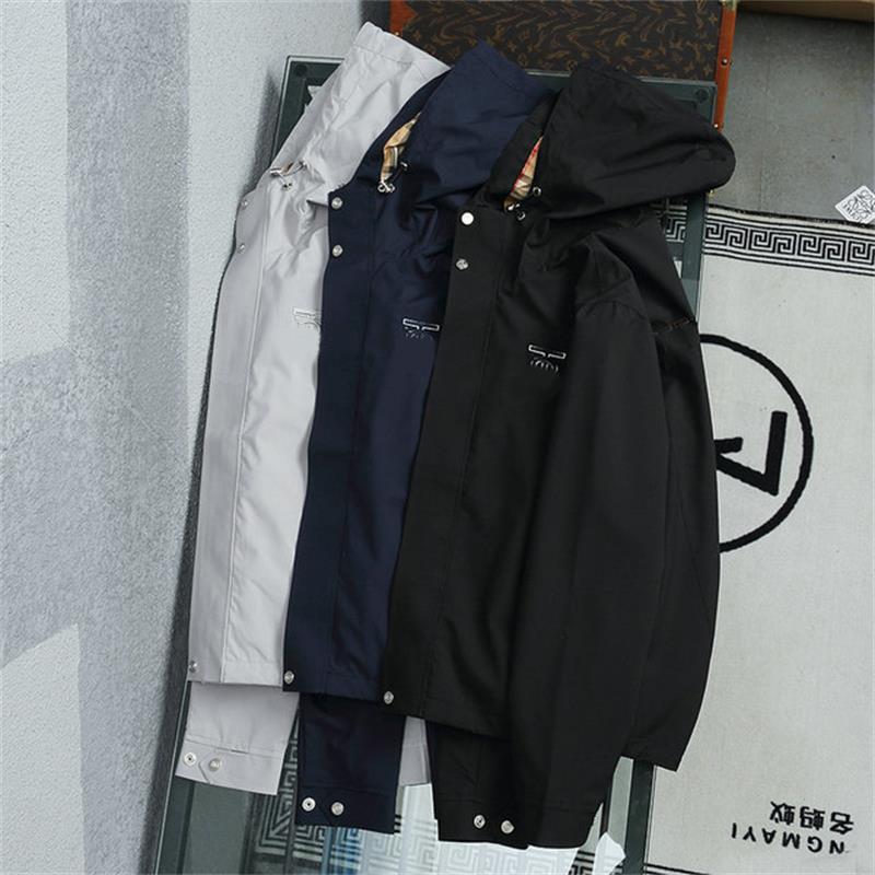 Autumn and Winter 2022 New Jacket Men's windproof hooded jacket Fashion trend embroidered trench coat, Gray
Autumn and Winter 2022 New Jacket Men's windproof hooded jacket Fashion trend embroidered trench coat, Gray