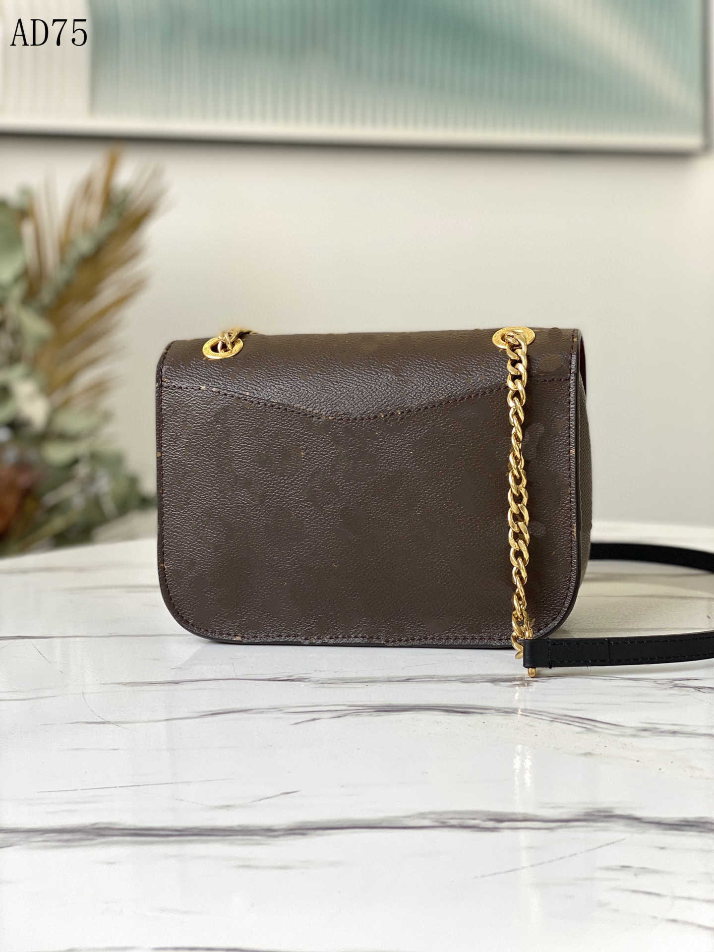 Highh Qualityy Fashion Luxurys Shoulder Bag Onthego Medium Tote Women Designers Handbags by the Pool Monograms Embossing Messenger Designer4tlu, Brown
Highh Qualityy Fashion Luxurys Shoulder Bag Onthego Medium Tote Women Designers Handbags by the Pool Monograms Embossing Messenger Designer4tlu, Brown