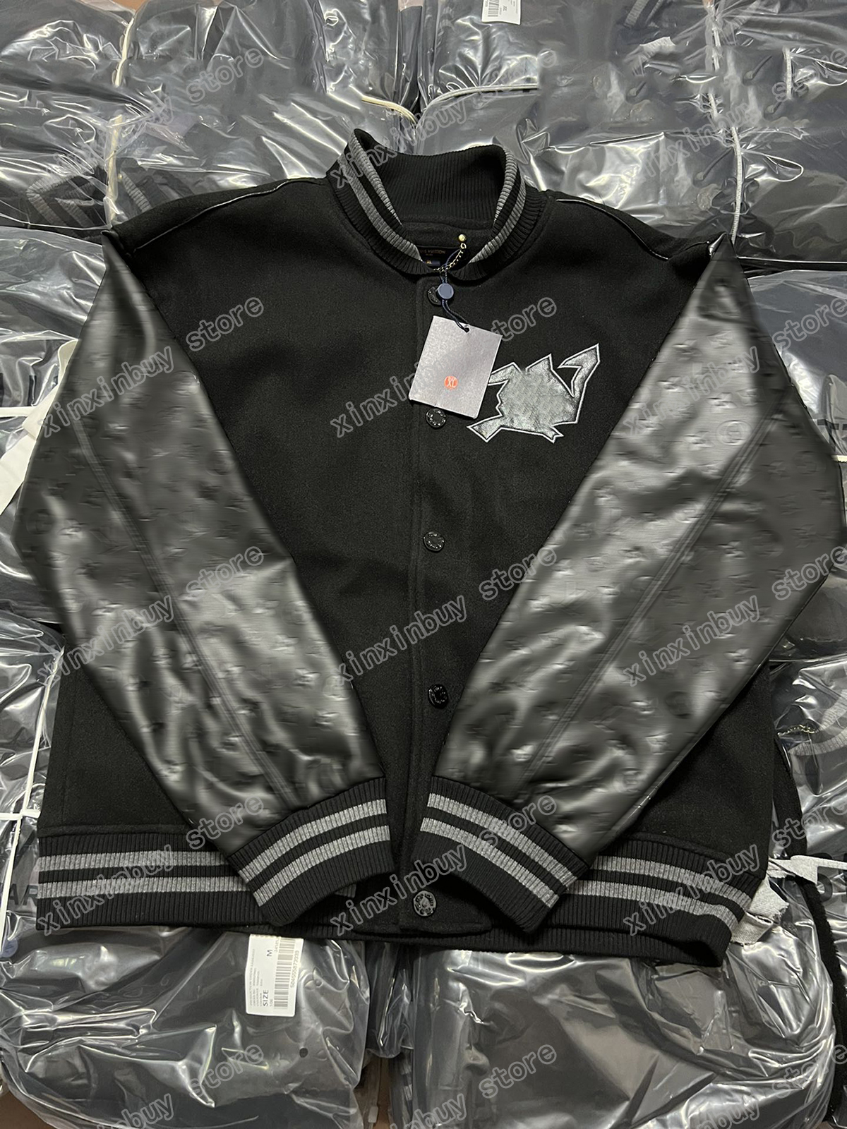 xinxinbuy Men designer Coat Jacket Leather sleeves emboss letters Panelled long sleeve women black khaki S-2XL
xinxinbuy Men designer Coat Jacket Leather sleeves emboss letters Panelled long sleeve women black khaki S-2XL