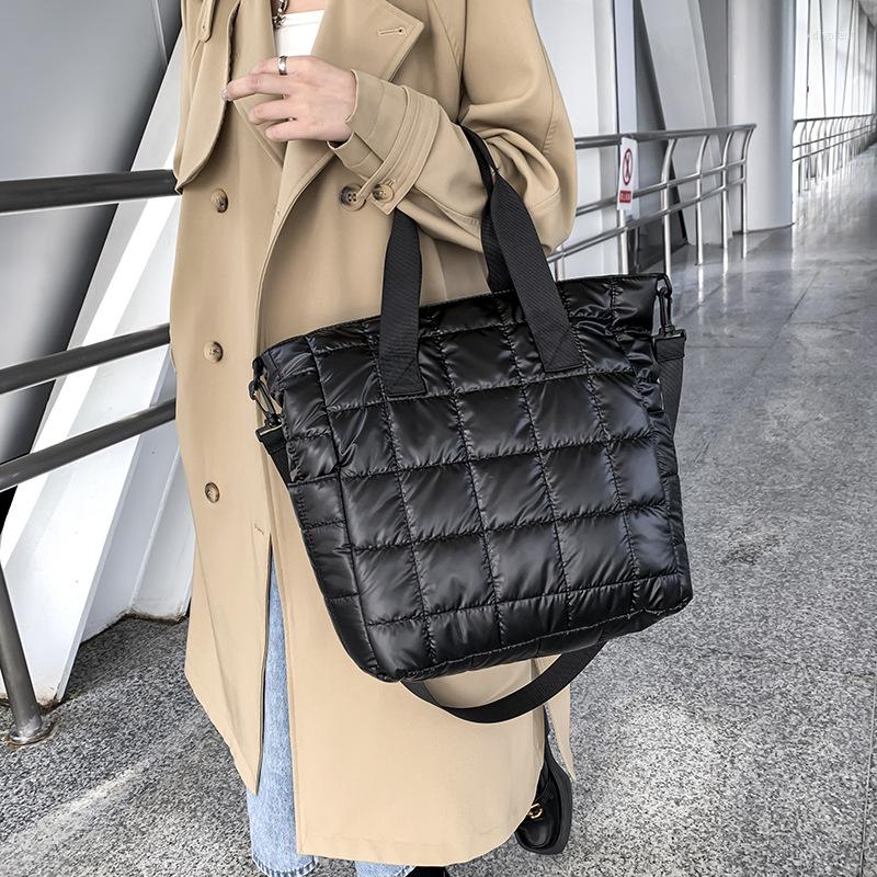Evening Bags Winter Women Large Capacity Tote Bag Nylon Down Cotton Padded Crossbody For Designer Travel Lady Messenger Handbags, Black
Evening Bags Winter Women Large Capacity Tote Bag Nylon Down Cotton Padded Crossbody For Designer Travel Lady Messenger Handbags, Black