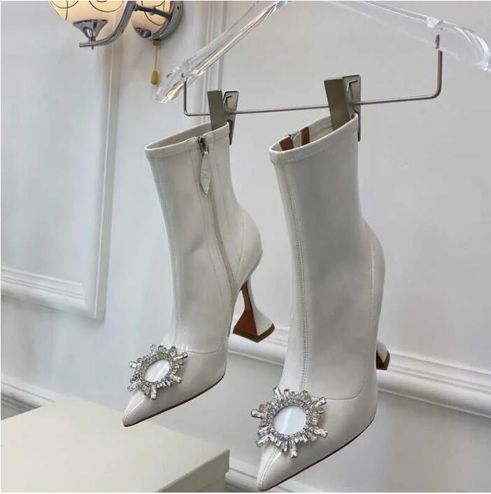 Amina Muaddi Boots womens High heel Boots Fashion designer Rhinestone Button Stretch Boot Pointed Toe Ankle Booty 10CM Heels Women Comba RaE
Amina Muaddi Boots womens High heel Boots Fashion designer Rhinestone Button Stretch Boot Pointed Toe Ankle Booty 10CM Heels Women Comba RaE