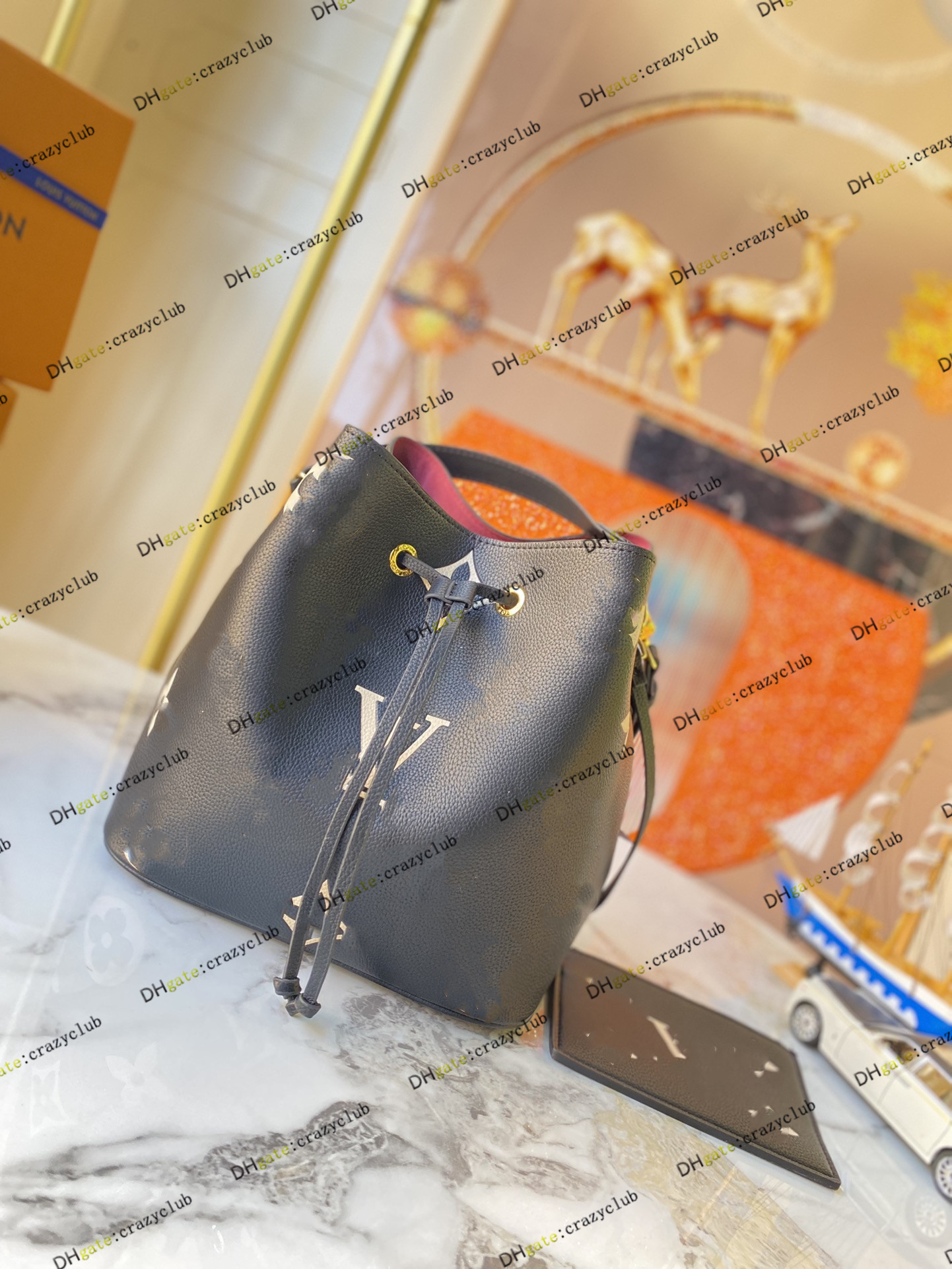 Designer Luxury NEONOE MM Shoulder bags M45497 M45555 M45808 Grain Leather BLACK TRUNKS BANDEAU SCARF bucket bag louiseitys viutonity Size 26 x 26 x 17.5 cm, Orange
Designer Luxury NEONOE MM Shoulder bags M45497 M45555 M45808 Grain Leather BLACK TRUNKS BANDEAU SCARF bucket bag louiseitys viutonity Size 26 x 26 x 17.5 cm, Orange