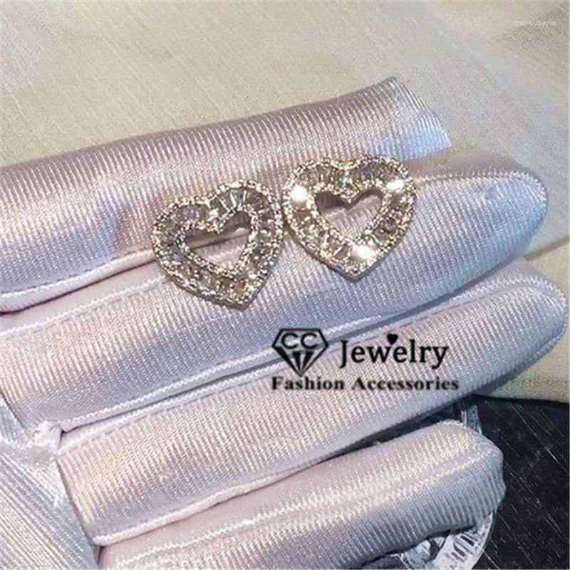 Stud Earrings Sterling For Women S925 Silver Needle Heart Cubic Zirconia Ear Studs Wedding Brincos High Quality CCE719
Stud Earrings Sterling For Women S925 Silver Needle Heart Cubic Zirconia Ear Studs Wedding Brincos High Quality CCE719