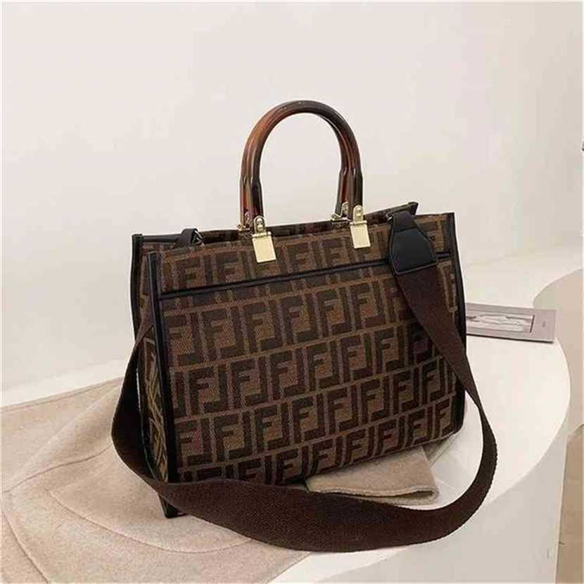 Shoulder Bags Trendy Handbags Explosive Models Hand-held Crossbar Trend Canvas trendy Factory direct sales 70% off, 16
Shoulder Bags Trendy Handbags Explosive Models Hand-held Crossbar Trend Canvas trendy Factory direct sales 70% off, 16
