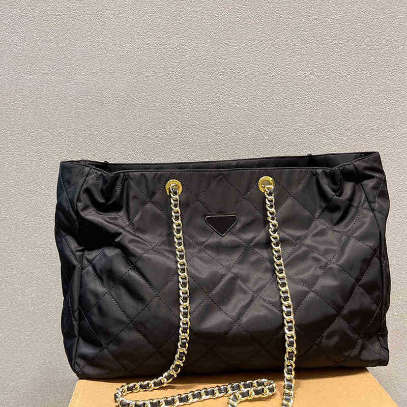 Evening Bags Totes PRAbag Triangle Logo Tote Bag Designer Bags Classic Chain Handbag large capacity Shopping Bags Casual Shoulder Purses Solid Color, Pbag black
Evening Bags Totes PRAbag Triangle Logo Tote Bag Designer Bags Classic Chain Handbag large capacity Shopping Bags Casual Shoulder Purses Solid Color, Pbag black