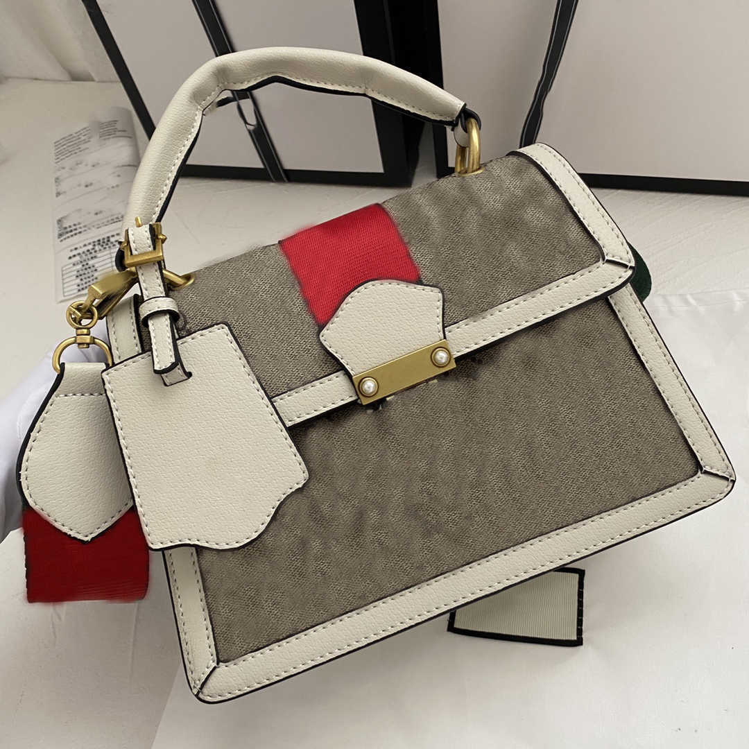 Highh Qualityy Fashion Luxurys Shoulder Bag Onthego Medium Tote Women Designers Handbags by the Pool Monograms Embossing Messenger Designermi7b, Red 476541
Highh Qualityy Fashion Luxurys Shoulder Bag Onthego Medium Tote Women Designers Handbags by the Pool Monograms Embossing Messenger Designermi7b, Red 476541
