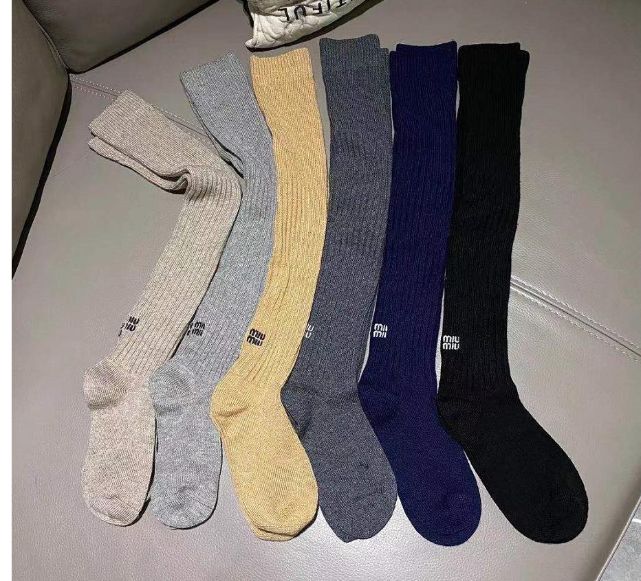 Cashmere Hosiery Sock Stocking For Women 2022 Fashion Winter Thick Warm Over Knee Ladies Girls Letter embroidery Streetwear Sports Long Socks Stockings, 9 colors for choose
Cashmere Hosiery Sock Stocking For Women 2022 Fashion Winter Thick Warm Over Knee Ladies Girls Letter embroidery Streetwear Sports Long Socks Stockings, 9 colors for choose