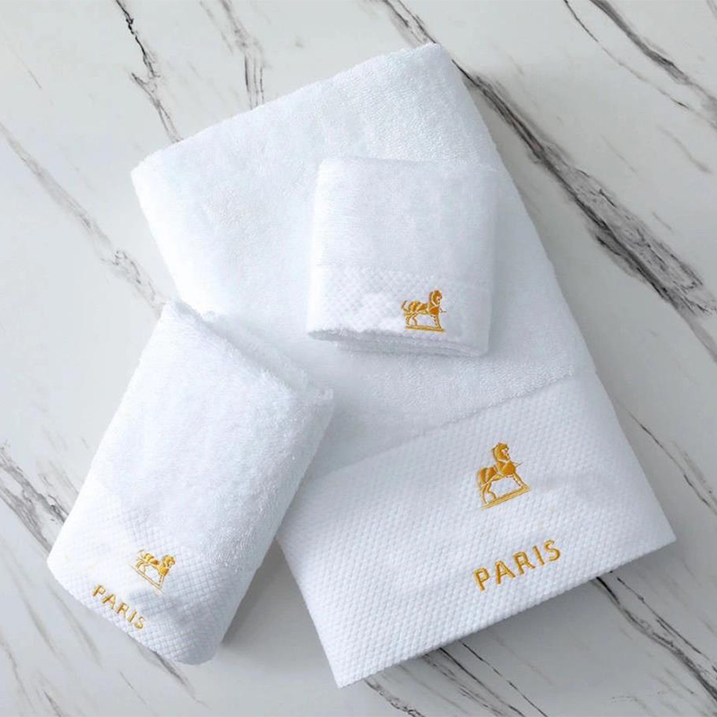 A Set Pure Cotton Towel Luxurys Designers Face Towel Bath Towel Soft Wash Bath Home Absorbent Washcloths Letter Towels, Free 
A Set Pure Cotton Towel Luxurys Designers Face Towel Bath Towel Soft Wash Bath Home Absorbent Washcloths Letter Towels, Free