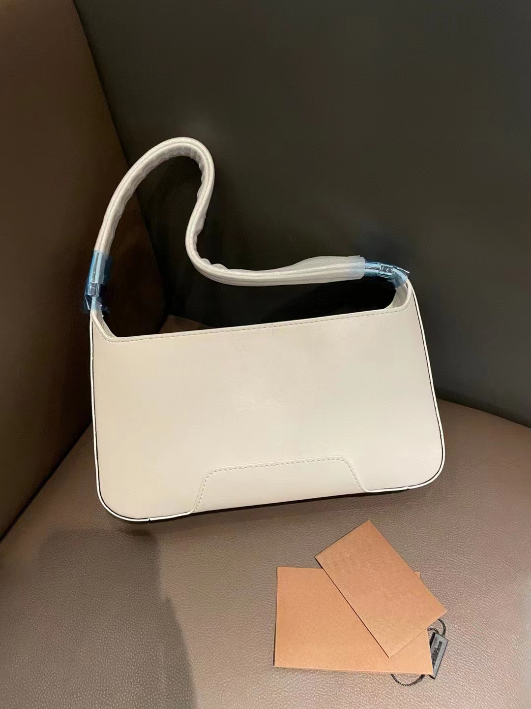 new product armpit bag TB bag Exquisite single shoulder Casual Bags Women's handbag, White
new product armpit bag TB bag Exquisite single shoulder Casual Bags Women's handbag, White