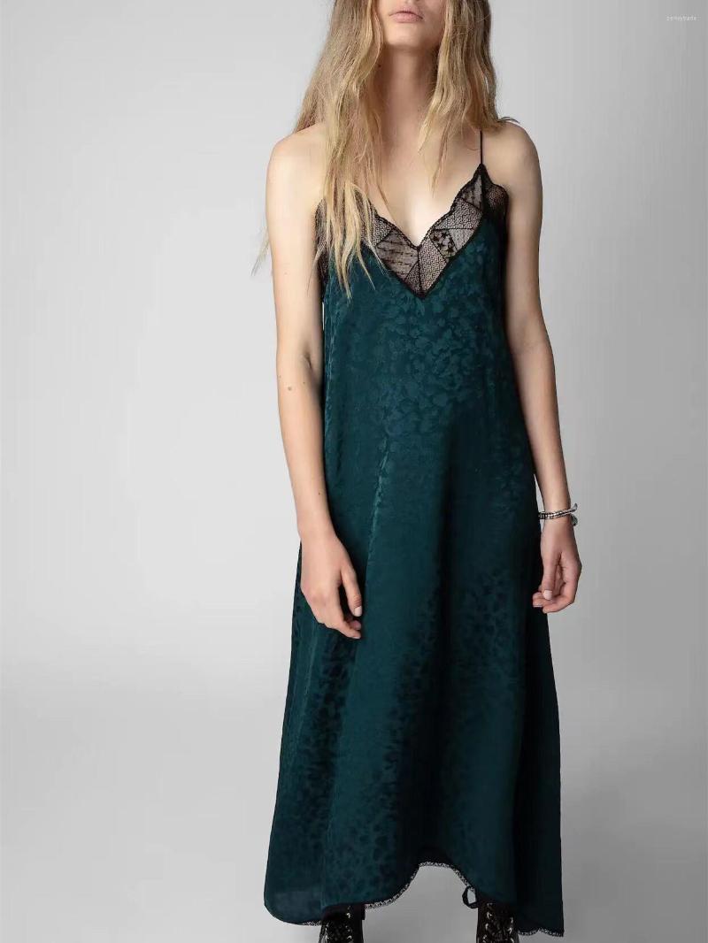 Casual Dresses Summer 2022 Leopard Print Silk Robe Women Lace Stitching V-neck Sexy Sleeveless Irregular Mid-calf Dress For Ladies
Casual Dresses Summer 2022 Leopard Print Silk Robe Women Lace Stitching V-neck Sexy Sleeveless Irregular Mid-calf Dress For Ladies