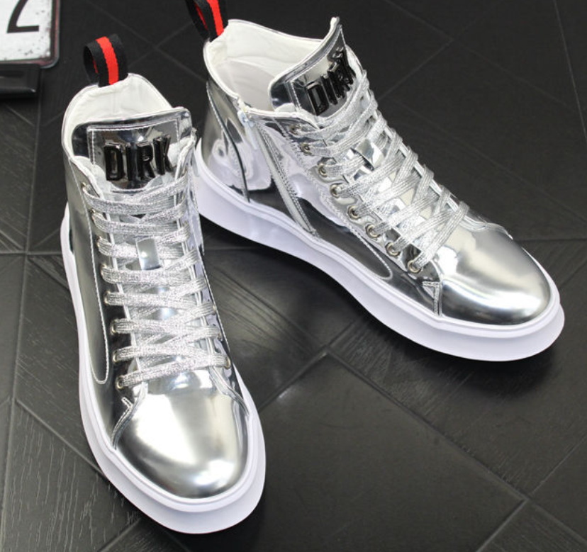 New Fluorescent Men's Four Seasons Fashion Shiny Patent Leather Board Shoes Boys High-Top Casual Shoes
New Fluorescent Men's Four Seasons Fashion Shiny Patent Leather Board Shoes Boys High-Top Casual Shoes