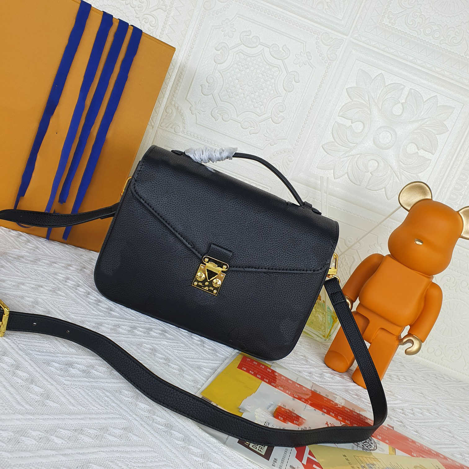 Highh Qualityy Fashion Luxurys Shoulder Bag Onthego Medium Tote Women Designers Handbags by the Pool Monograms Embossing Messenger Designercj9c, Black
Highh Qualityy Fashion Luxurys Shoulder Bag Onthego Medium Tote Women Designers Handbags by the Pool Monograms Embossing Messenger Designercj9c, Black