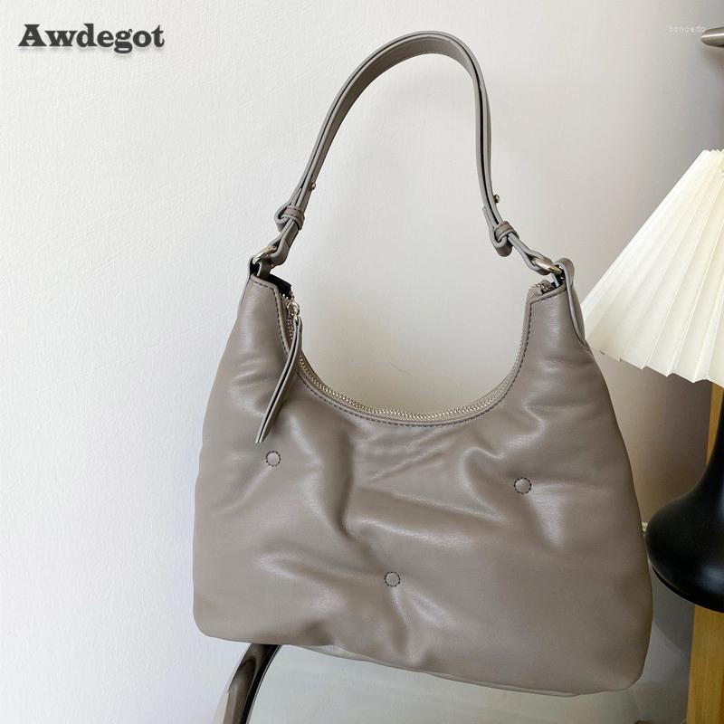 Evening Bags Women's Autumn Winter Shoulder 2022 Trend Beige Fluffy Hand Purse Female Luxury PU Daily Handbags Imitation Grey Lady Tote
Evening Bags Women's Autumn Winter Shoulder 2022 Trend Beige Fluffy Hand Purse Female Luxury PU Daily Handbags Imitation Grey Lady Tote